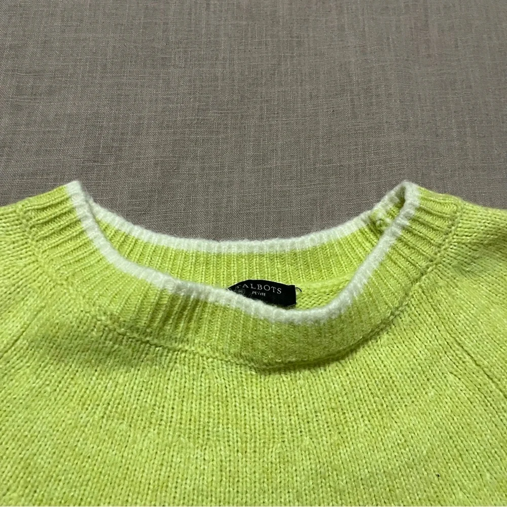 Talbots Bright Green Wool Crew Neck Sweater Trim accents Size Petite Small